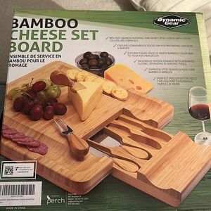 Bamboo cheese set board